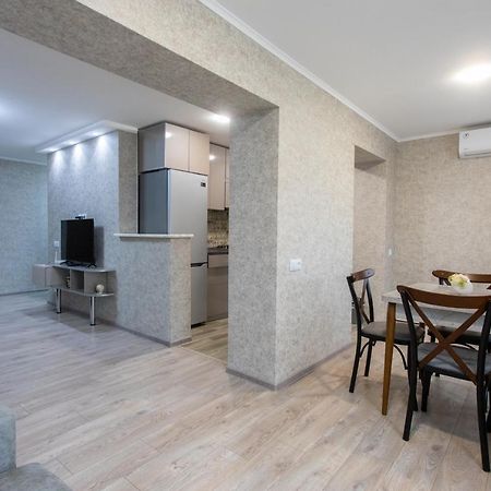 קוטאיסי Ninia'S Apartment מראה חיצוני תמונה