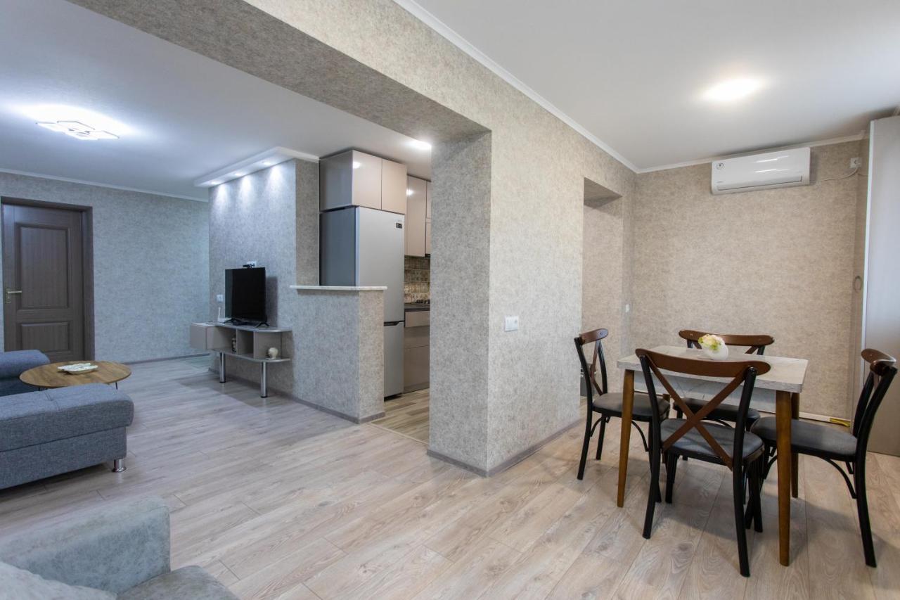 קוטאיסי Ninia'S Apartment מראה חיצוני תמונה