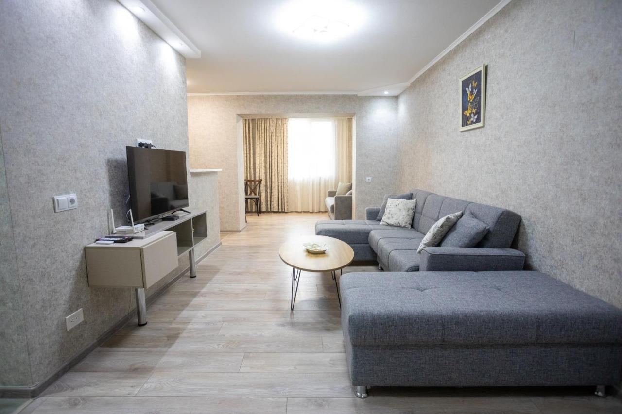 קוטאיסי Ninia'S Apartment מראה חיצוני תמונה
